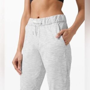 NEW!  Lululemon On the Fly Jogger size 2